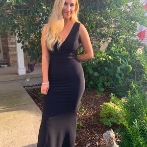 Floor length black dress - size 6 - stretchy material